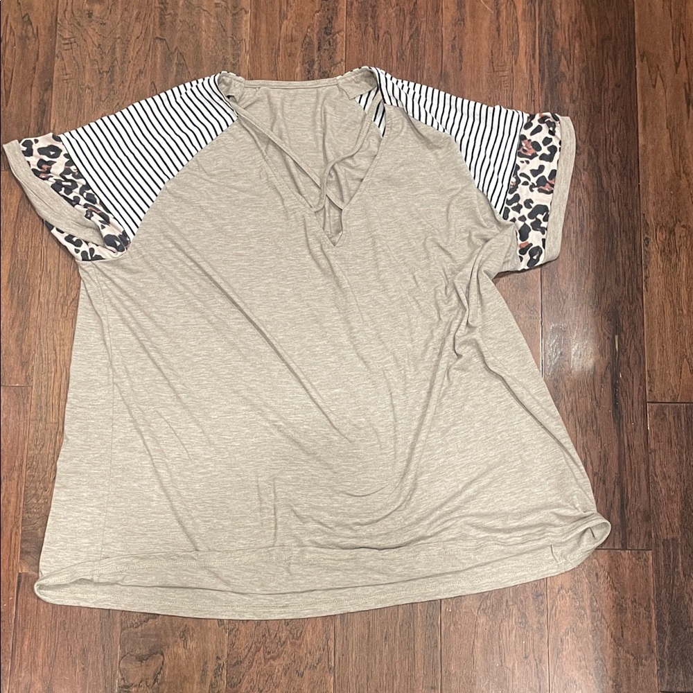 Stylish Beige Women's Top with Striped and Leopard Sleeves